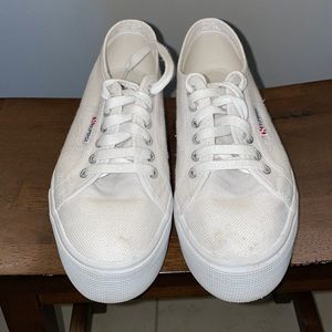 White platform Supergas
